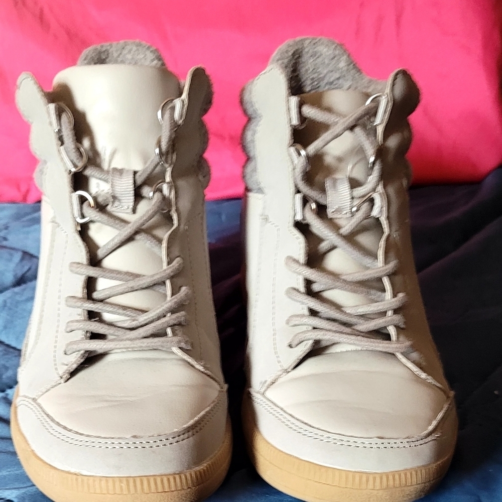Time and Tru Women's Knit High-Top Sneakers. Size 8. Never Worn - Picture 3 of 9